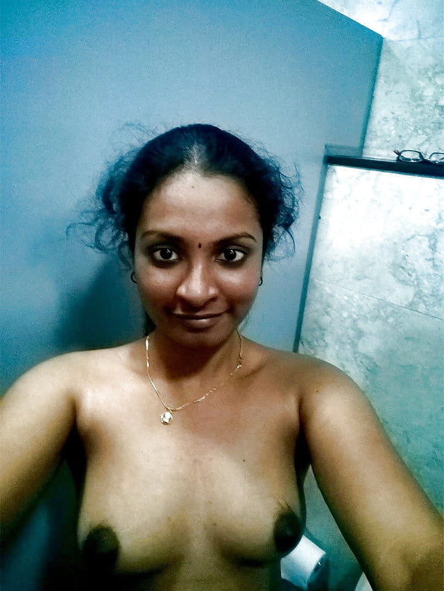 Tamil young girlfriend’s Topless selfies 3