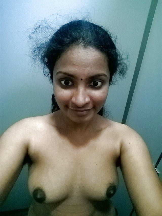Tamil young girlfriend’s Topless selfies 4
