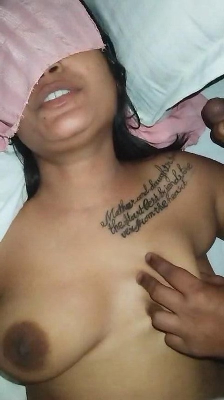 Tattooed girlfriend blowjob and blindfolded sex 5