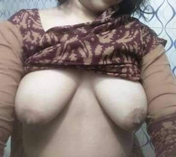 Teen booby girl pics to excite your sexual nerves 12