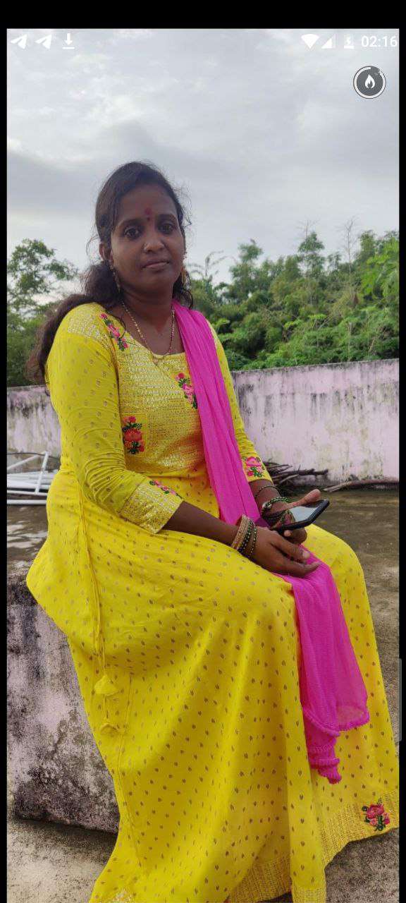 Telugu aunty nude boobs photos shared on WhatsApp 1