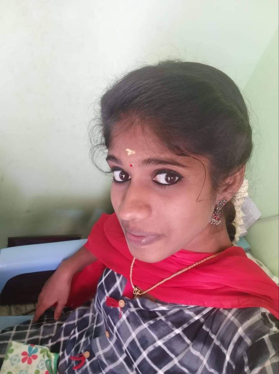 Telugu girl boobs showing topless photos 1