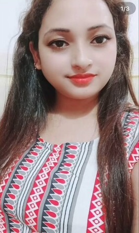 Topless Indian girl private sex chat photos 4