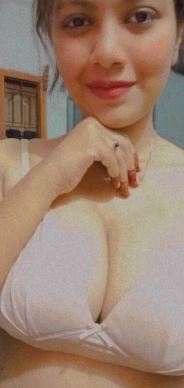 Turning 30 Indian girl showing big boobs and sexy pussy 2