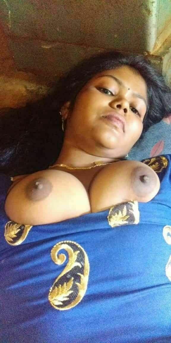 Unmarried Chennai Tamil girl showing round boobs 5