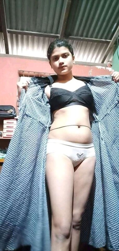 Unmarried Indian girl nude photos for boyfriend 3