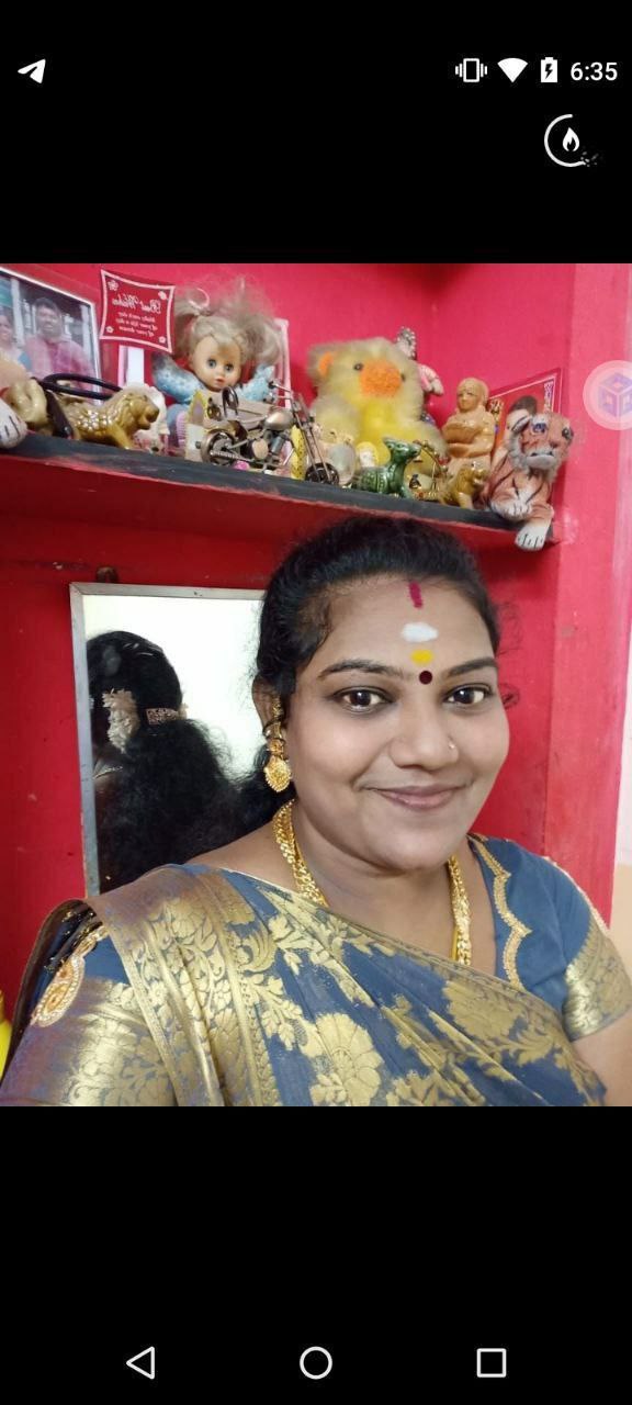 Unseen hot Tamil wife boobs showing leaked photos 1