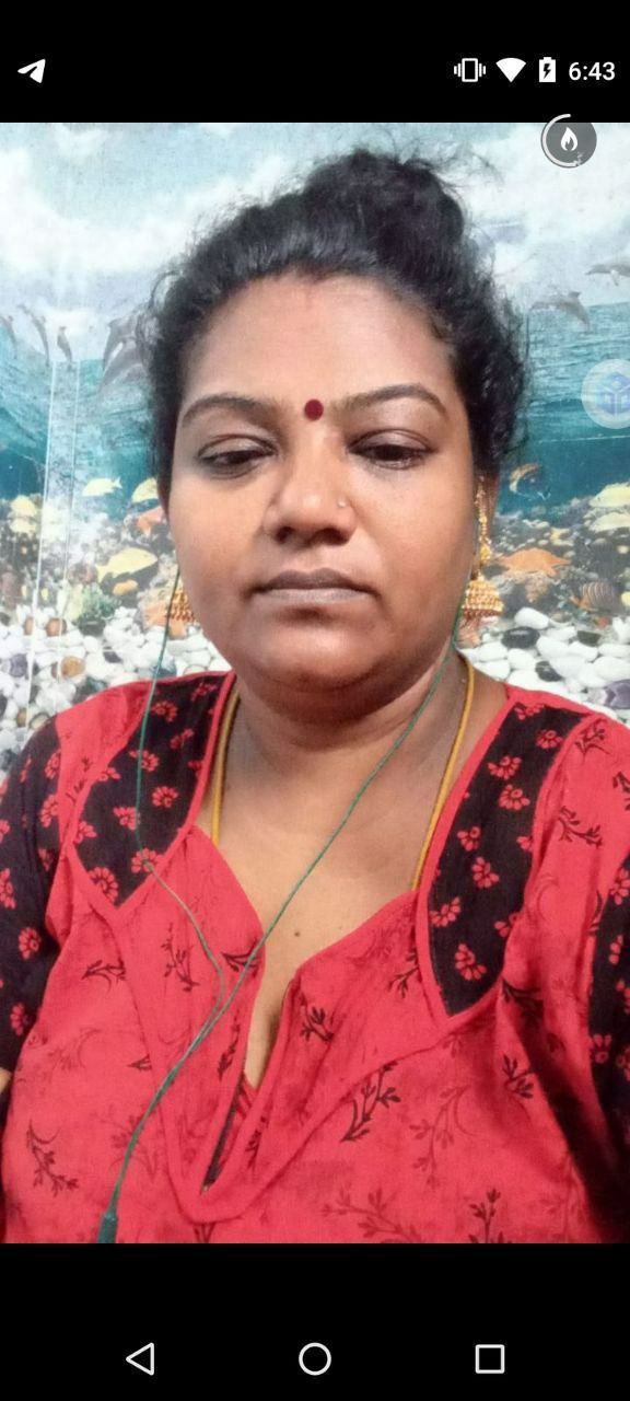 Unseen hot Tamil wife boobs showing leaked photos 3