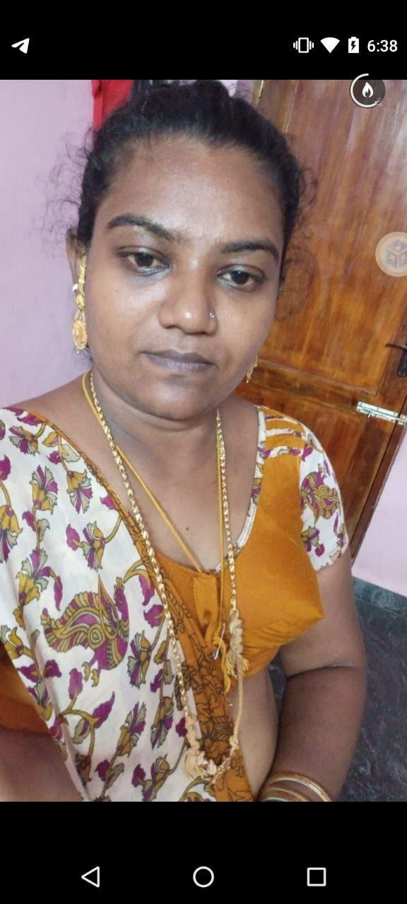 Unseen hot Tamil wife boobs showing leaked photos 6
