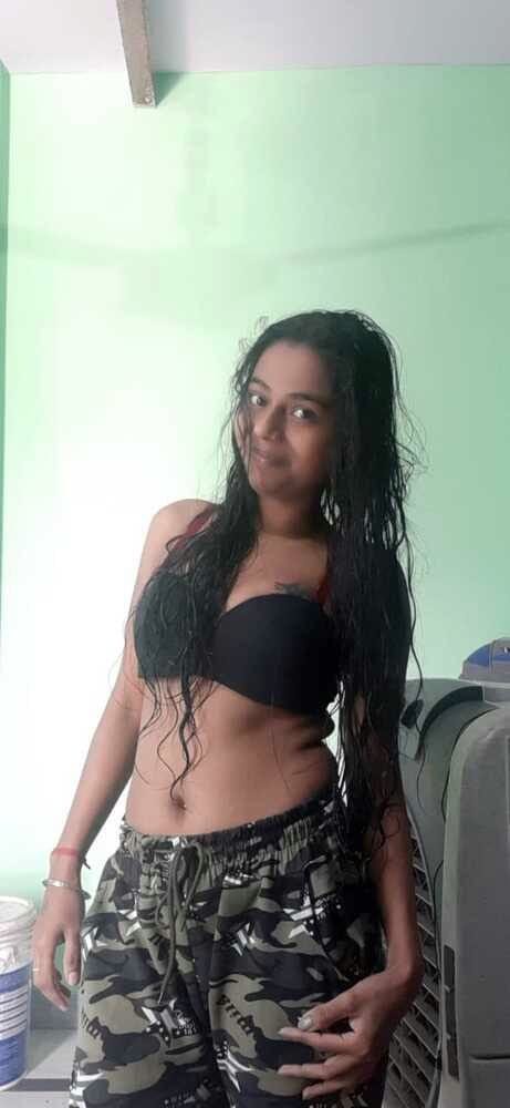 Unseen Indian girl nude pics and sex videos 9