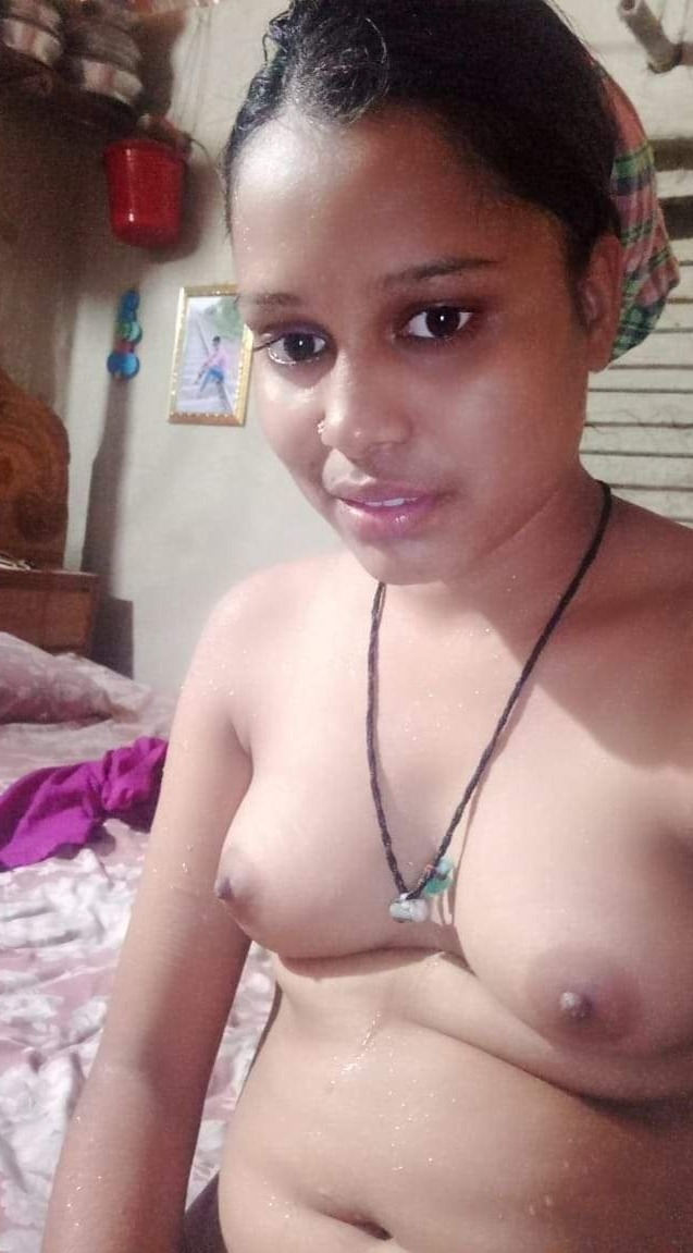 Village Bhabhi nude pics for your masturbation pleasure 1