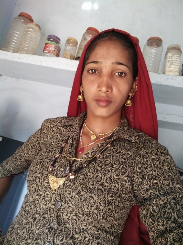 Village Bhabhi nude pics waiting for cum tribute 1