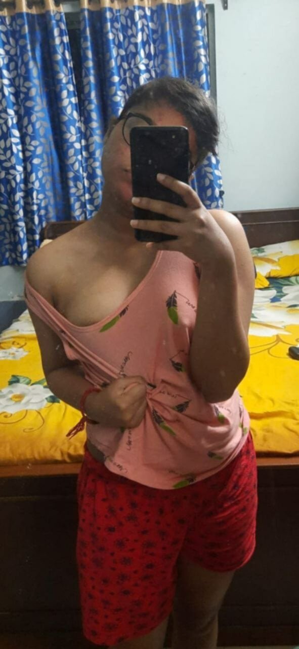Virgin college girl naked selfie photos sharing 4