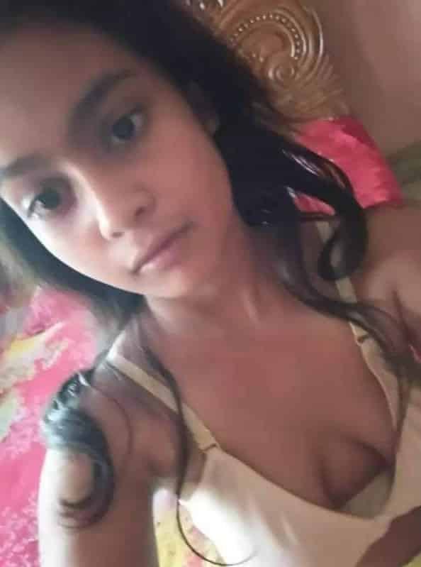 Virgin college teen Desi busty girl pics 5