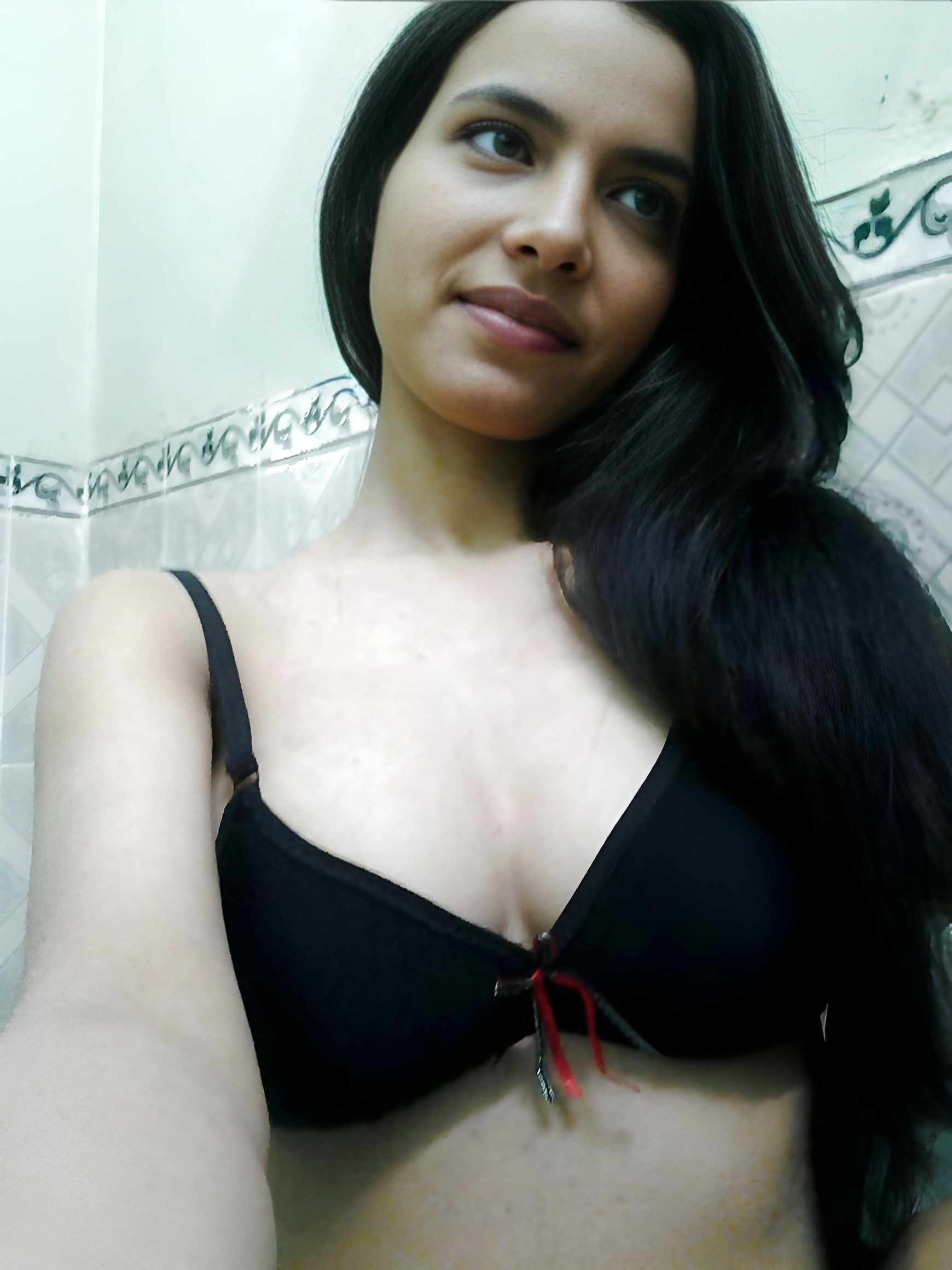 Virgin girl naked pussy and round boobs show 4