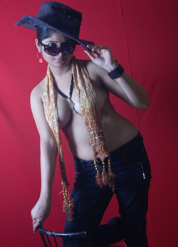Watch these Indian girl erotic photos and masturbate your dick 11