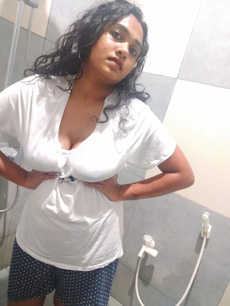 Wayanad mallu big boobs girlfriend naked pics 9