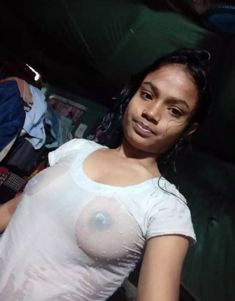 Wet Desi village girl boobs show pics 2