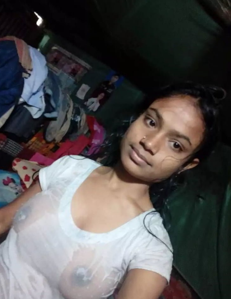 Wet Desi village girl boobs show pics 8