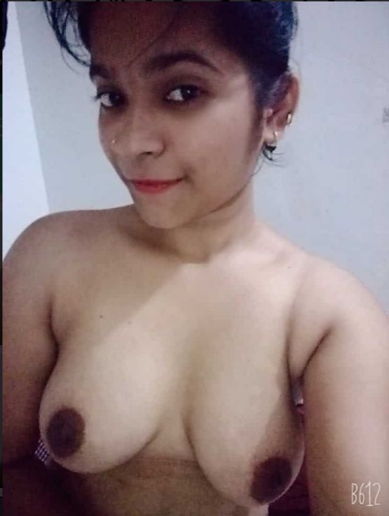Wet Indian girl topless sexy boobs selfies 1