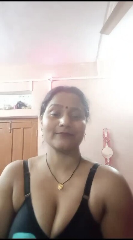 WhatsApp University group aunty showing massive boobs 2