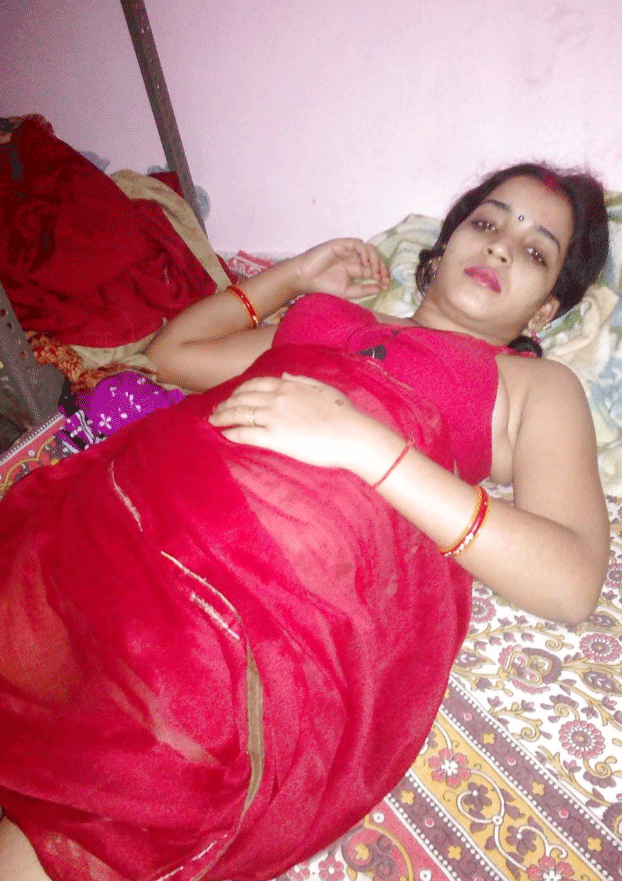 Young Indian wife nude photos taken by her Devar 2